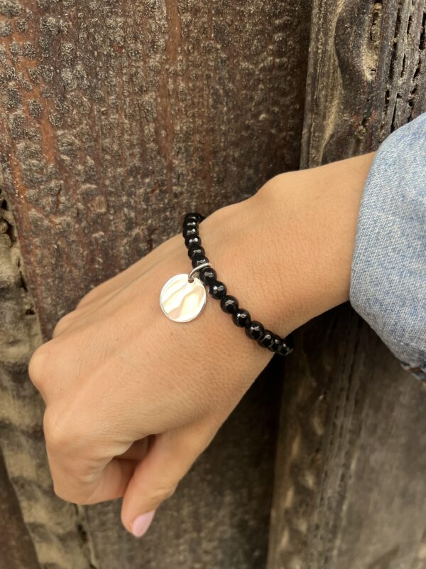 Pulsera Placa de plata con bolas negras