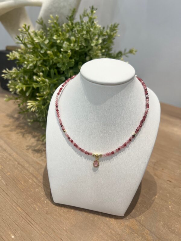 Gargantilla Plata chapada en Oro con piedras naturales rosas