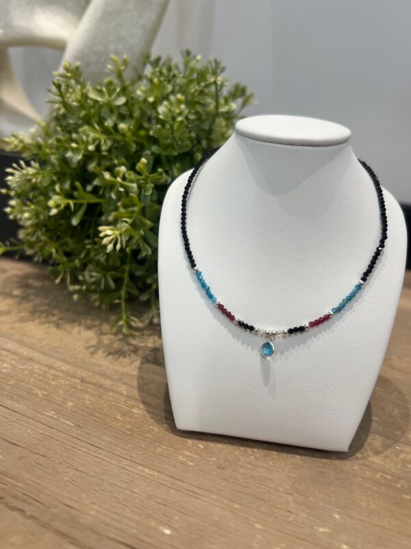 Gargantilla Plata con piedras naturales en tonos azules