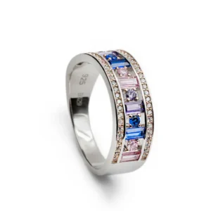 Anillo con piedras diseño carril de gemas multicolor