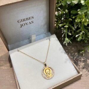 Medalla de Oro 18kts con Virgen Niña y orla de Cz