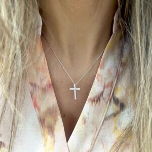 Cruz de Oro Blanco 18kts con Diamantes para Comunión