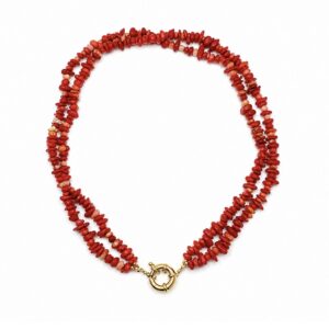 Collar corales con cierre dorado